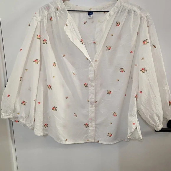 Old Navy White Blouse with EMBROIDERED Floral Accents - Picture 1 of 8